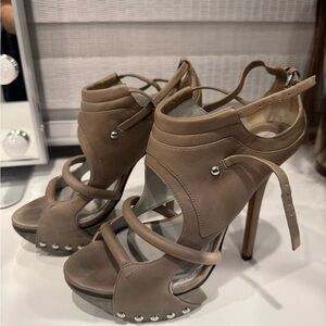 Camilla Skovgaard size 37 Taupe suede heels.